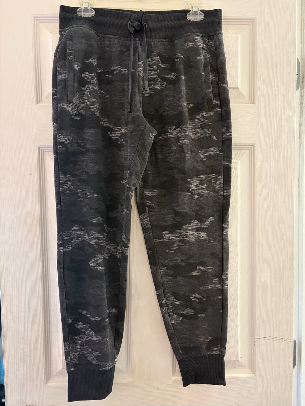 Women’s Black/Camo Knit Jogger Pants - Casual Comfort